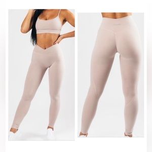 Alphalete crossover leggings. Size small - light pink.